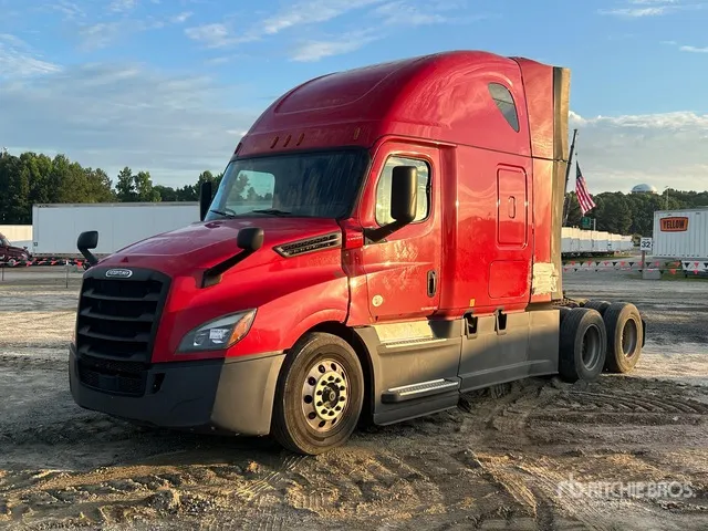2019 Freightliner Cascadia 126 6x4 T/A Sleeper Truck Tractor