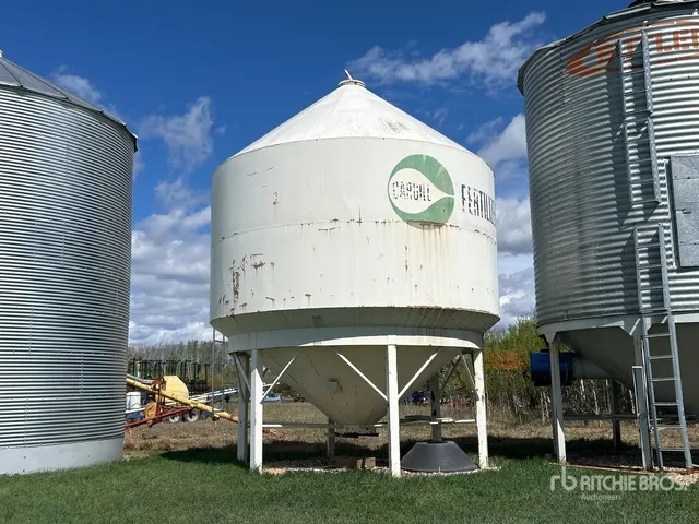 Trail Rite FB73 +/- 1800 bu Fertilizer Hopper Grain Bin