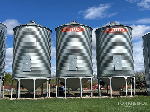 Butler +/- 2700 bu 5 Ring Hopper Grain Bin