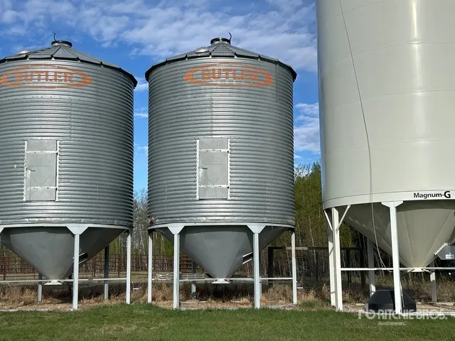 Butler +/- 2200 bu 4 Ring Hopper Grain Bin