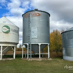 Butler +/- 2200 bu 4 Ring Hopper Grain Bin