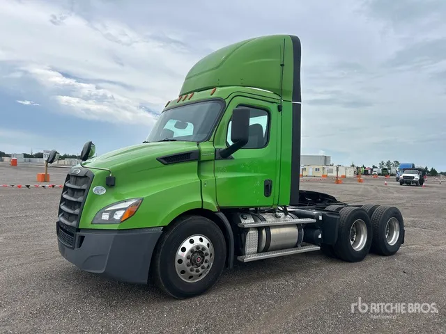 2019 Freightliner Cascadia 116 6x4 T/A Day Cab Truck Tractor