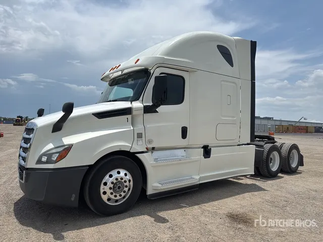 2019 Freightliner Cascadia 126 T/A Sleeper Truck Tractor