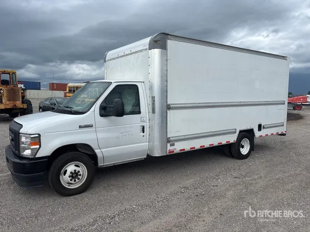 2022 Ford Econoline E-350 4x2 Van Truck