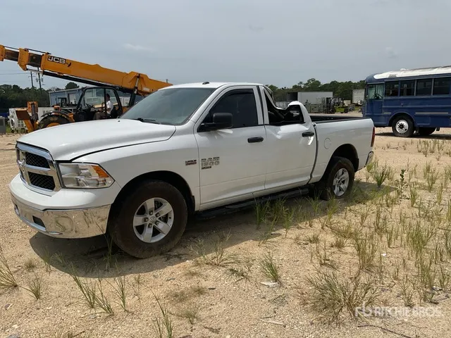 2022 Ram 1500 SLT 4x4 Crew Cab Pickup
