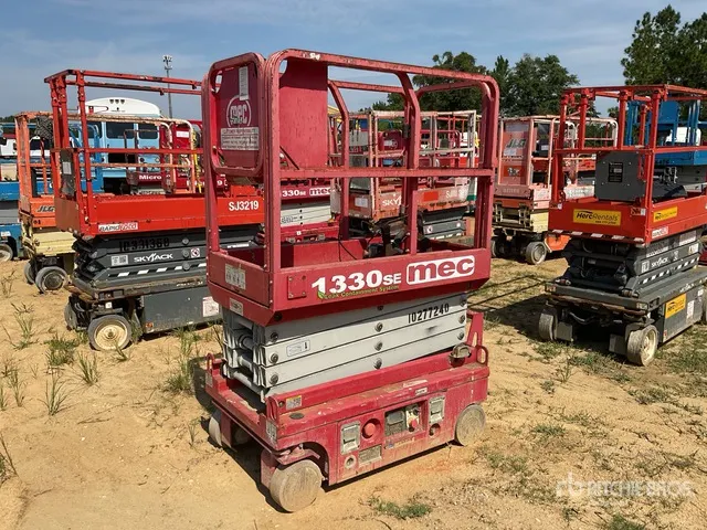 2019 MEC 1330SE Electric Scissor Lift