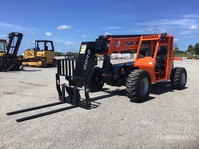 2023 SkyTrak 6042 Telehandler