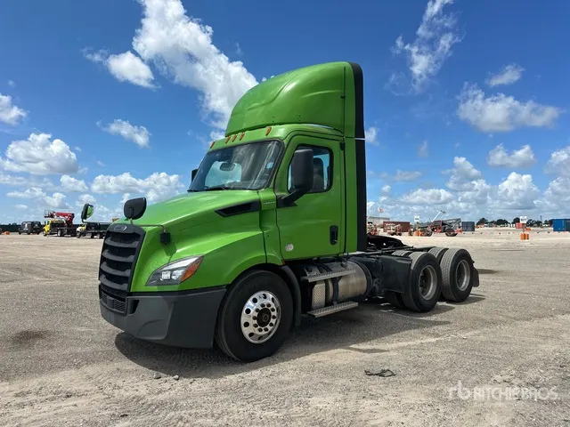 2021 Freightliner Cascadia 116 6x4 T/A Day Cab Truck Tractor