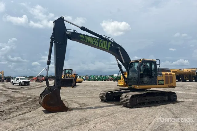2021 John Deere 210GLC Tracked Excavator