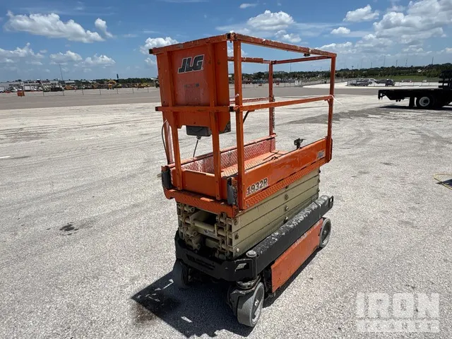 2018 JLG 1932R Electric Scissor Lift