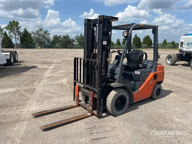 2019 Toyota 8FGU25 4500 lb Pneumatic Tire Forklift