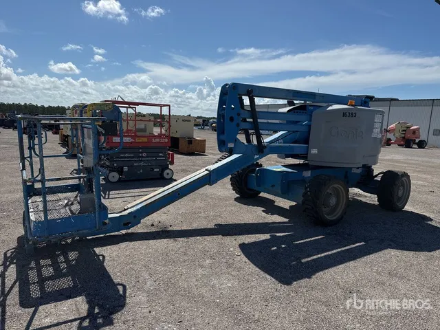 2016 Genie Z-45/25 4WD Diesel Articulating Boom Lift