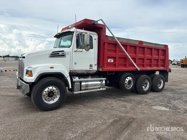 2017 Western Star 4700SF 8x4 Tri/A Dump Truck