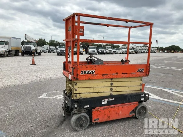 2017 JLG 1932R Electric Scissor Lift