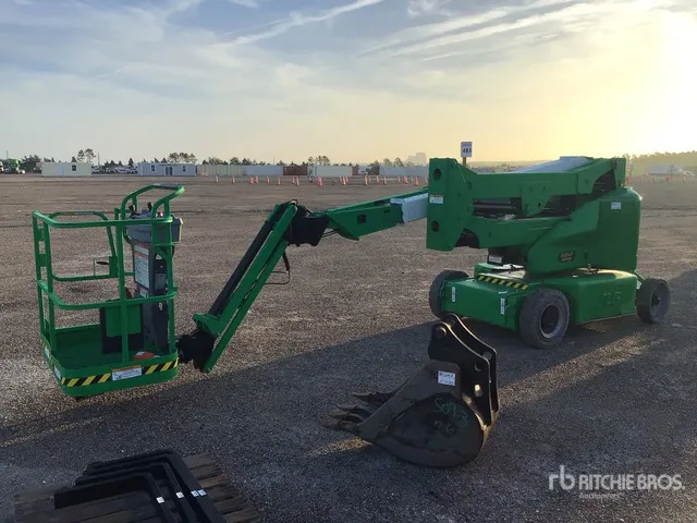 2014 JLG E400AJPN 2WD Electric Articulating Boom Lift