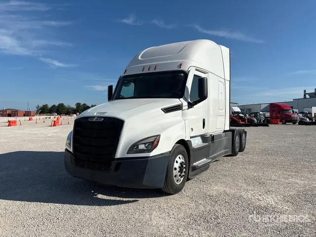 2021 Freightliner Cascadia 126 6x4 T/A Sleeper Truck Tractor