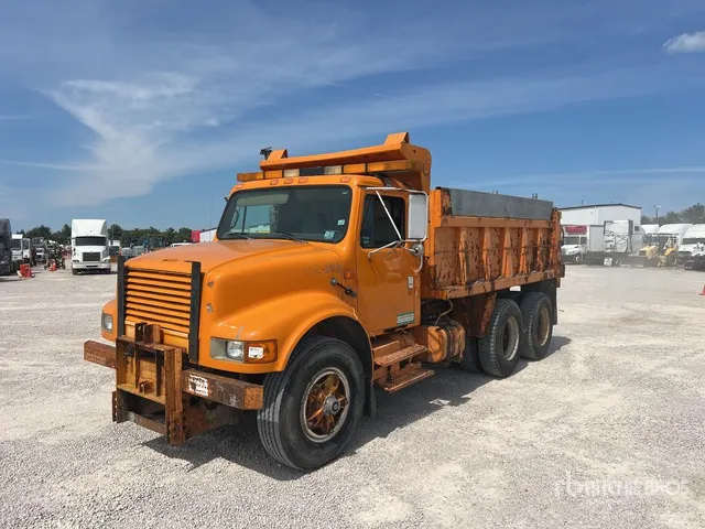 1991 International 4900 6x4 T/A Dump Truck