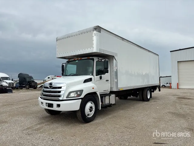 2018 Hino 268 4x2 Moving Van Truck