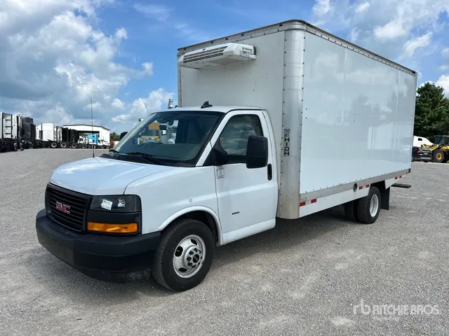 2023 GMC Savana G3500 4x2 Refrigerated Truck