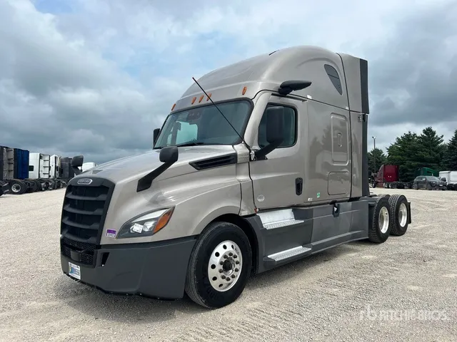 2022 Freightliner Cascadia 126 6x4 T/A Sleeper Truck Tractor