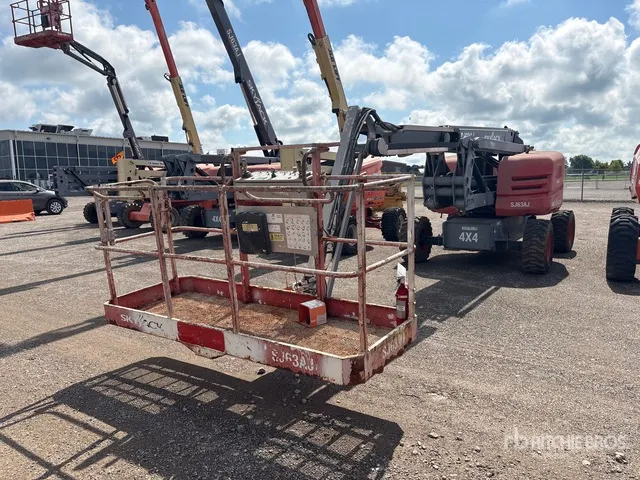2016 Skyjack SJ63AJ 4WD Dual Fuel Articulating Boom Lift