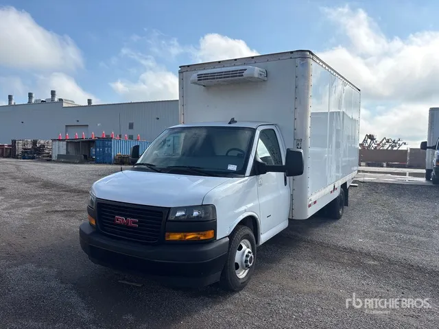 2023 GMC Savana G3500 4x2 Refrigerated Truck