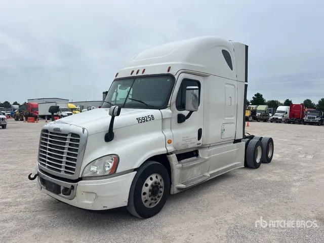 2017 Freightliner Cascadia 125 6x4 T/A Sleeper Truck Tractor