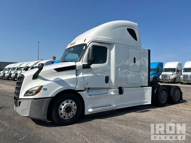 2019 Freightliner Cascadia 126 6x4 T/A Sleeper Truck Tractor