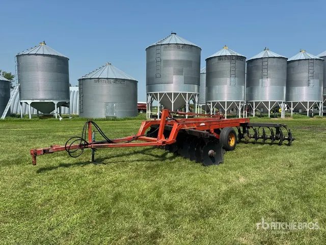 1983 Kello-Bilt 210 11 ft Tandem Breaking Disc
