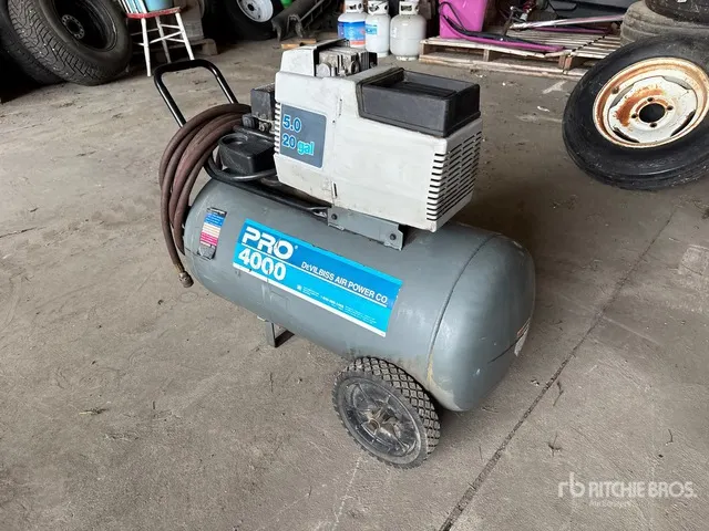 DeVilbiss 11.9 cfm 20 gal Air Compressor
