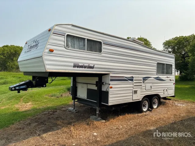 2000 Kustom Koach Westwind 22 ft T/A Travel Trailer