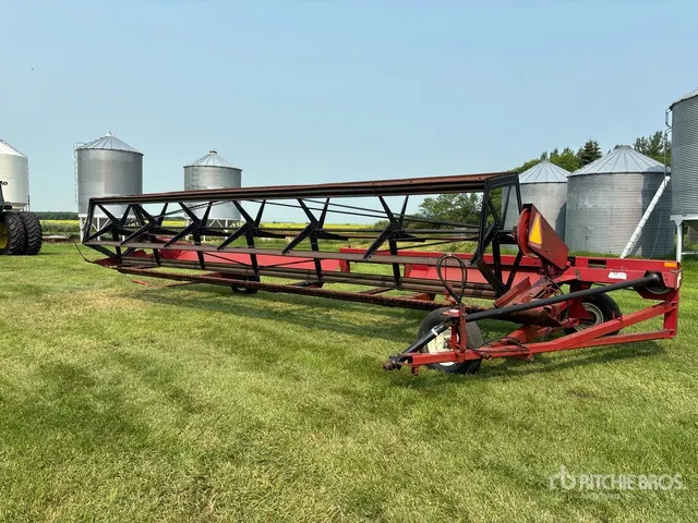 International 75 25 ft Pull Type Swather Windrower