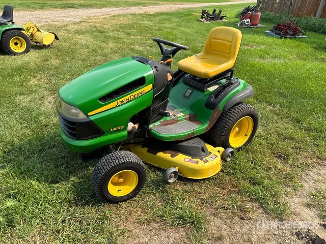 2007 John Deere LA130 Lawn Mower