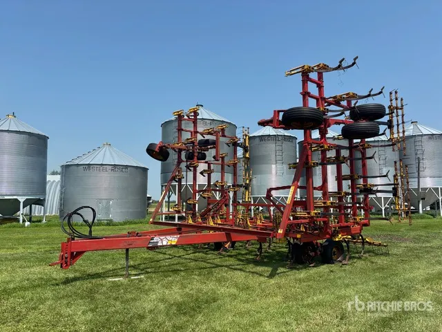 Bourgault 534-42 42 ft Cultivator