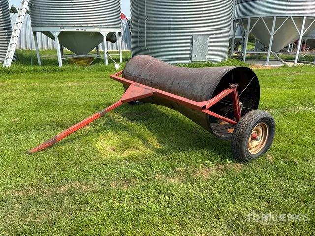 Harmon 8 ft Swath Roller