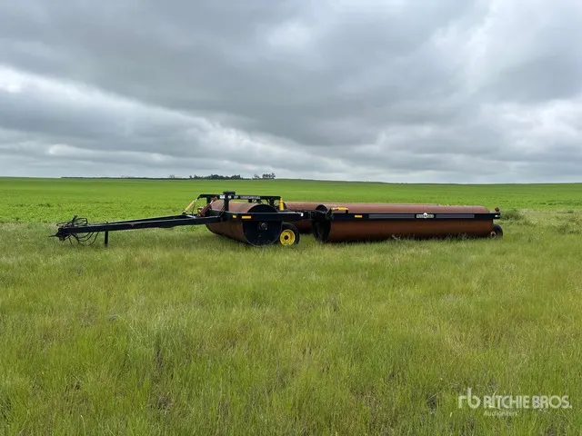 Mandako 50 ft Land Roller