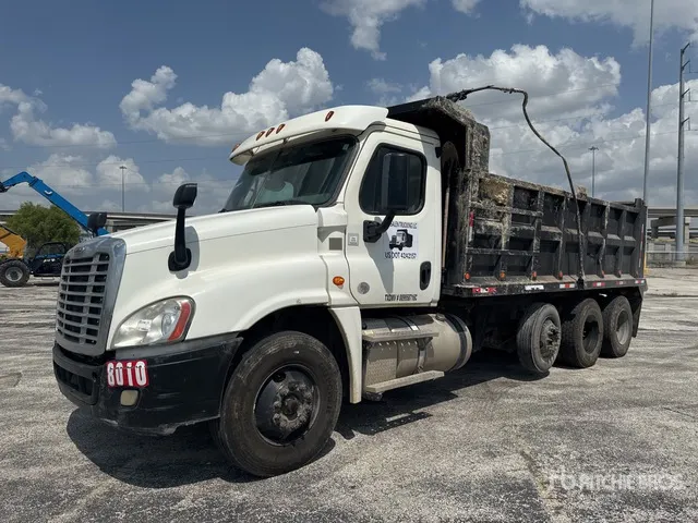 2018 Freightliner Cascadia 125 8x4 Tri/A Dump Truck