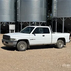 1997 Dodge Ram 1500 4x2 Extended Cab Pickup