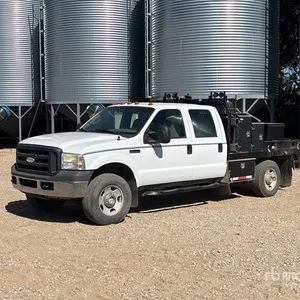 2007 Ford F-350 XL 4x4 Crew Cab Flatbed Truck