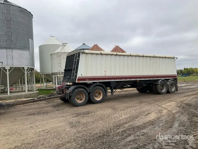 1993 Lode King 30 ft T/A Grain Trailer