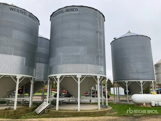 Westeel +/- 5500 bu 8 Ring Hopper Grain Bin