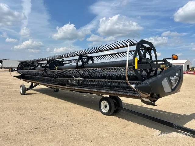 2018 MacDon FD135 35 ft Flex Draper Combine Header