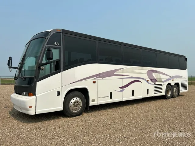 1999 MCI 102-EL3 6x2 56-Seat Coach