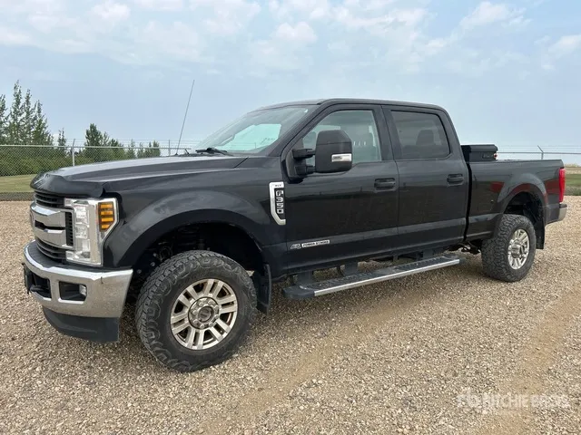 2019 Ford F-350 XLT 4x4 Crew Cab Pickup