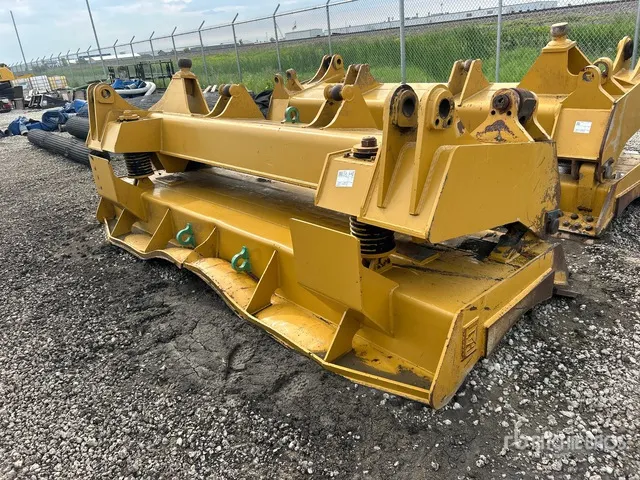 Cat 153 in Cushion Dozer Blade - Fits Cat D8R