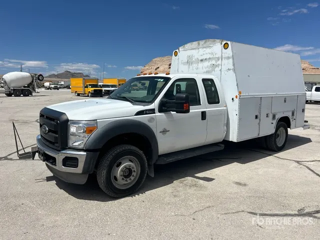2013 Ford F-550 XL 4x4 Extended Cab Utility Truck