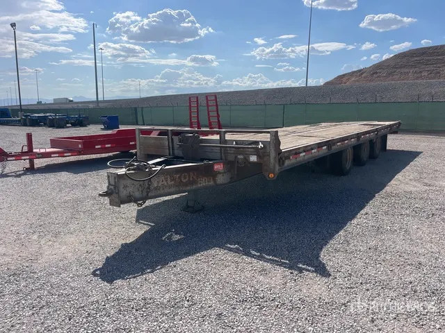 1999 Walton 30 ft Tri/A Tilt Deck Trailer