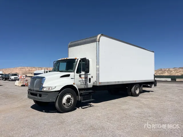 2015 International 4300 4x2 Van Truck