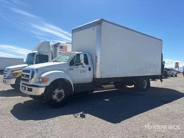 2015 Ford F-650 XLT 4x2 Van Truck