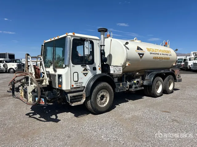 2006 Mack MR600 6x4 Water Truck